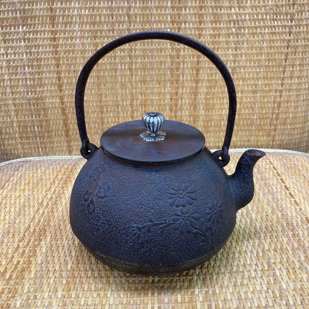 レトロな純銀製の三重杯(刻印純銀) 202g レトロな純銀製の三重杯 (刻印