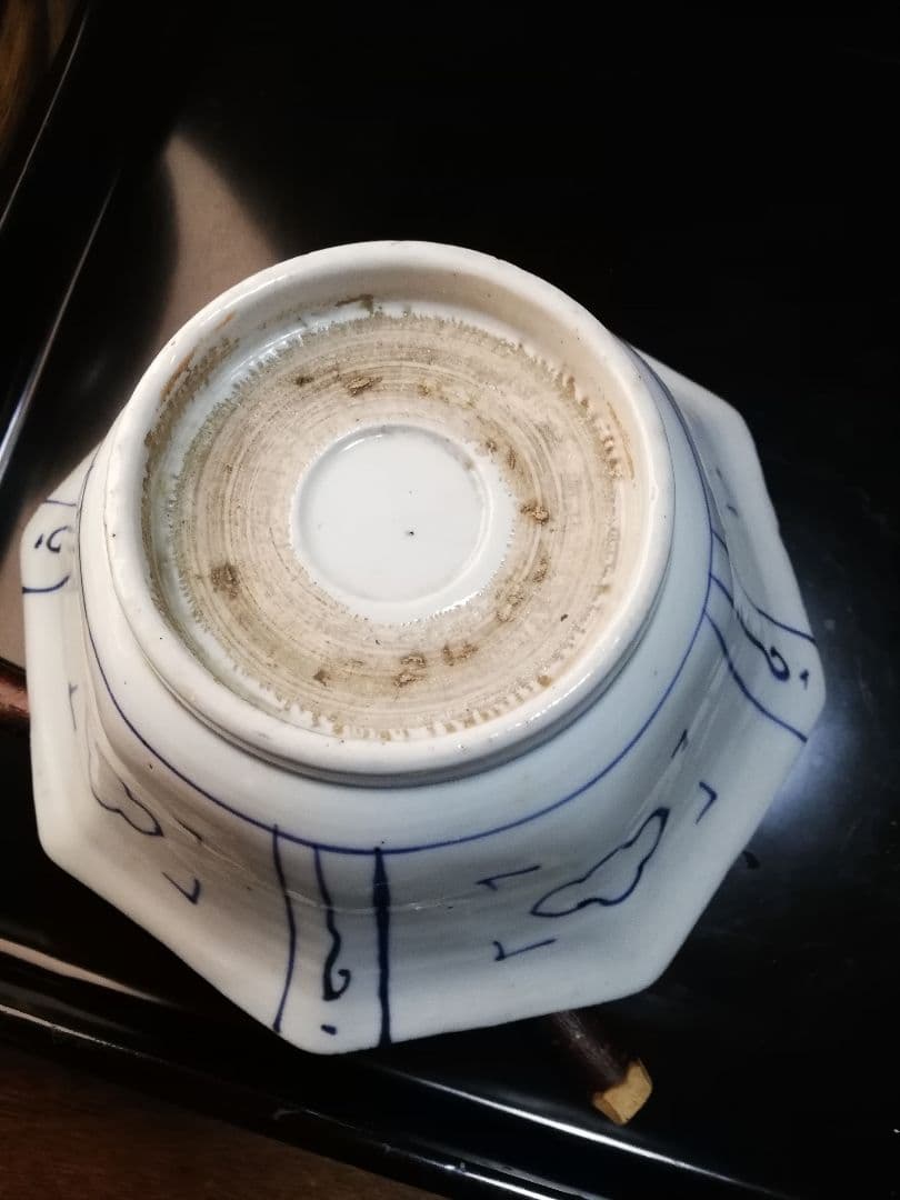 江戸中期～後期の古伊万里窓絵染め付け八角深鉢