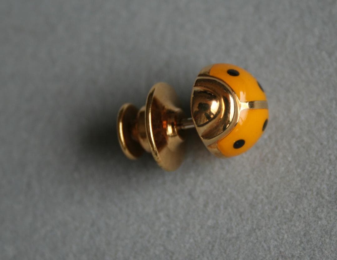 パスクワレブルーニ K18・エナメル ピンブローチ ネクタイピン