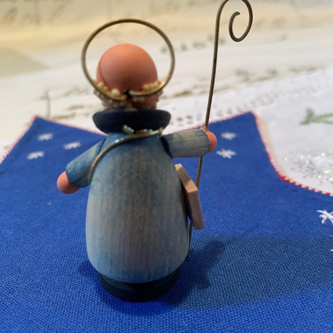 ドイツ製 木製人形 エルツ ヘニッシユ工房の聖家族と羊飼い牛さんの可愛い