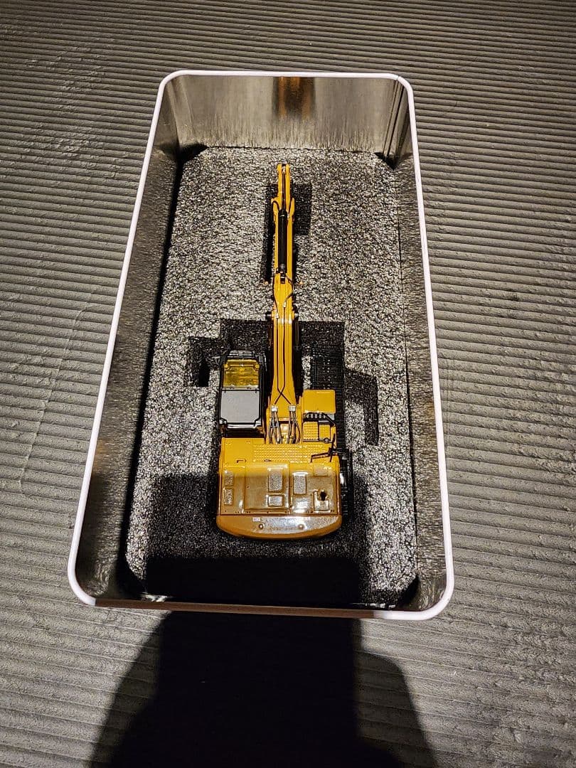 模型製作用品 CAT 320 Hydraulic Excavator 1:50