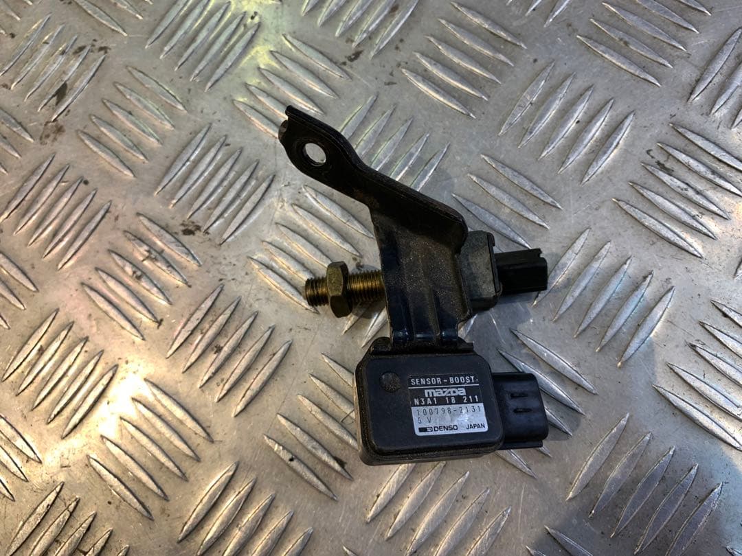 RX-7 FD3S ブーストセンサー 圧力センサー N3A1-18-211 純正