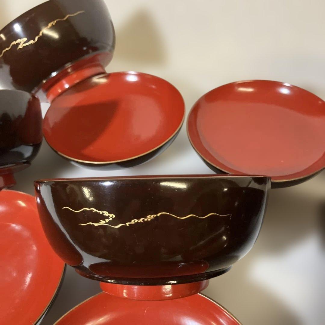 黒塗に蓋・内朱塗の金蒔絵木製漆器椀五客／蓋に希少な意匠「（三日月の）月輪に蝙蝠」