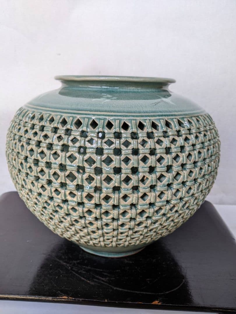 高麗青磁 熊津窯 花瓶 透かし 網目 青磁 花器 いいね！ 2 送料無料