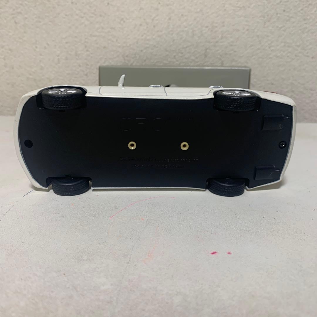1/30 トヨタ クラウンロイヤル ミニカー　ホワイトパールクリスタルシャイン