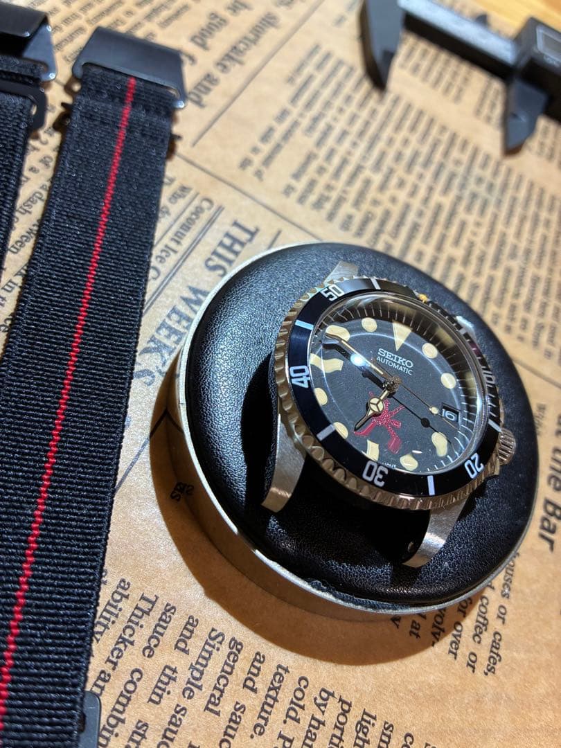 nh35自動巻搭載 39.5mmアンティークドーム型レンズアルミ製ブラックベゼル