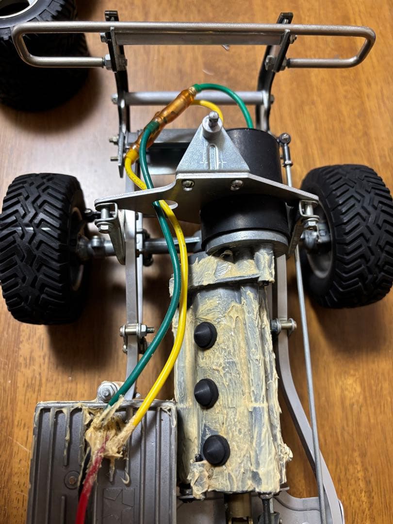 タミヤ　初代　トヨタ　ハイラックス 4WD ラジコンカー