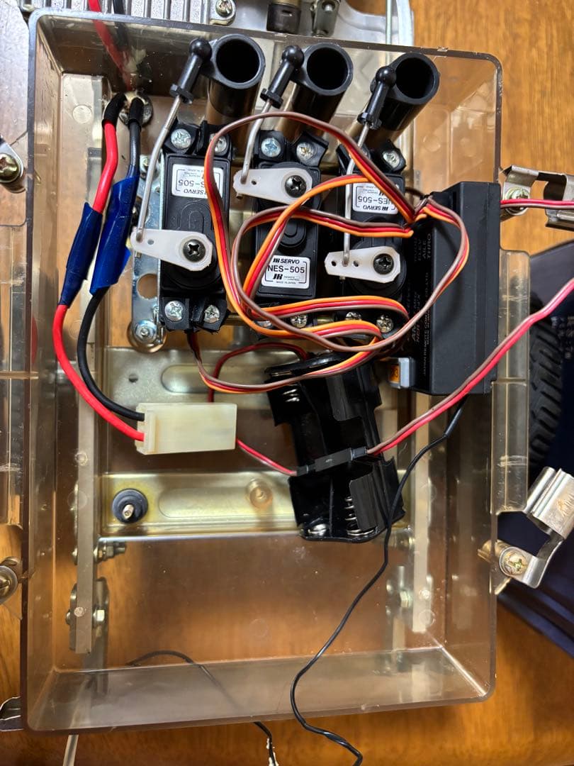 タミヤ　初代　トヨタ　ハイラックス 4WD ラジコンカー