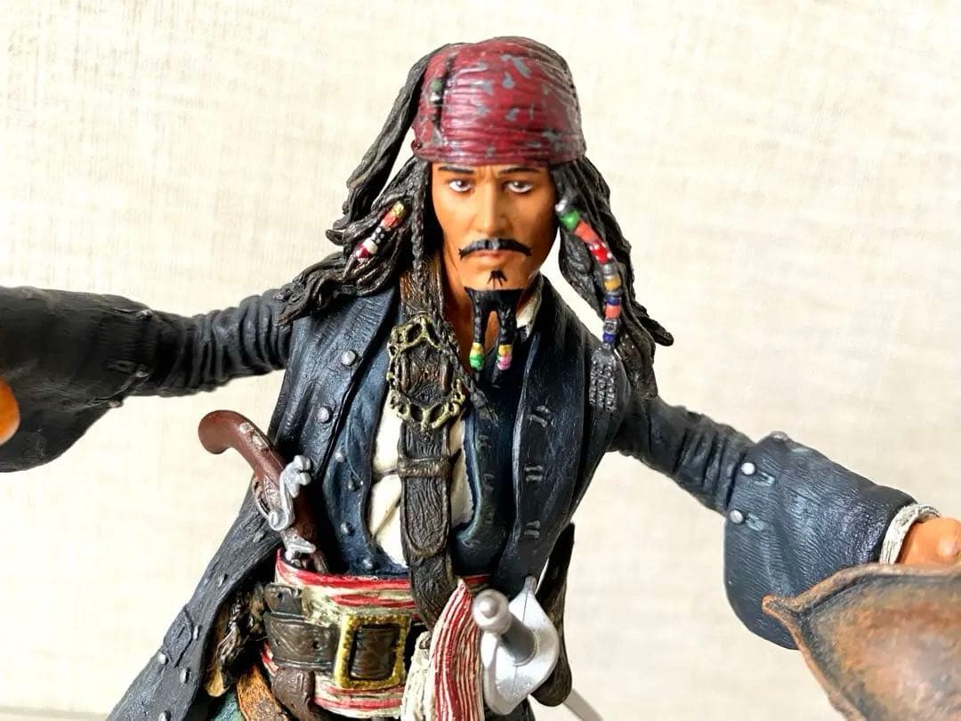 パイレーツオブカリビアン　ジャック・スパロウフィギュア 約30cm