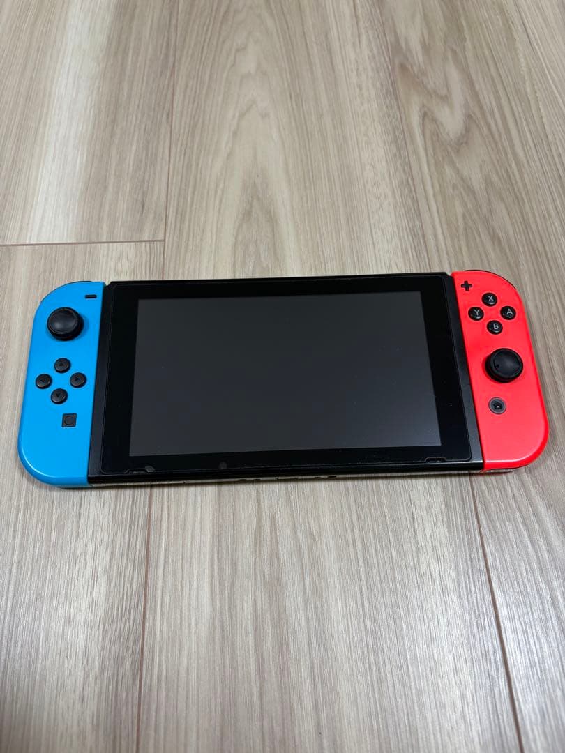 Nintendo Switch 本体＋ジョイコン2つ付き