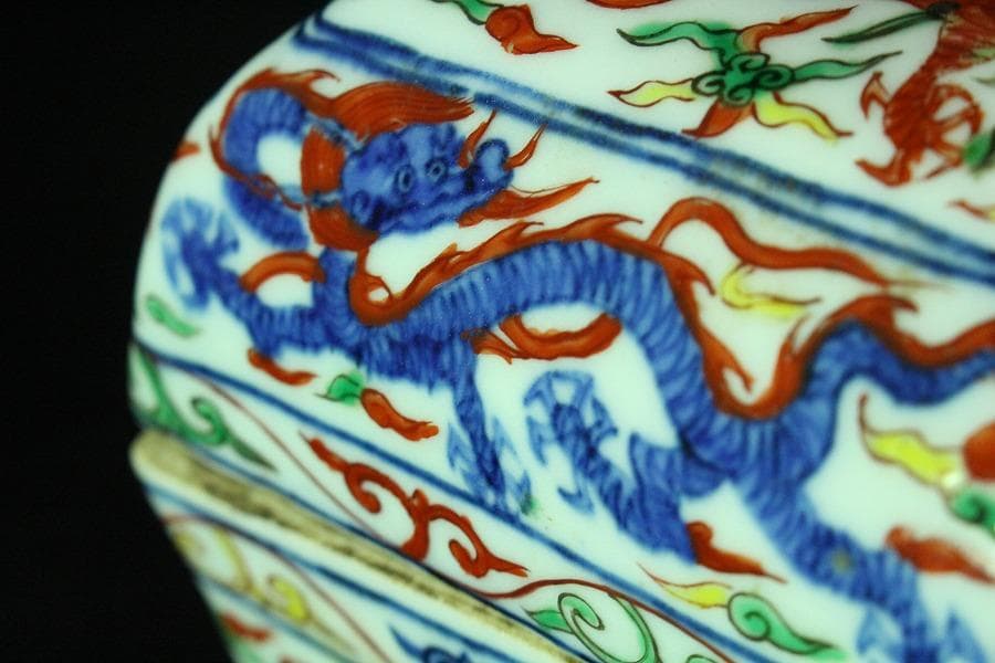 中国美術 赤絵雲龍紋 蓮菱 蓋物 大明嘉靖年製 書(K-A718) - メルカリ