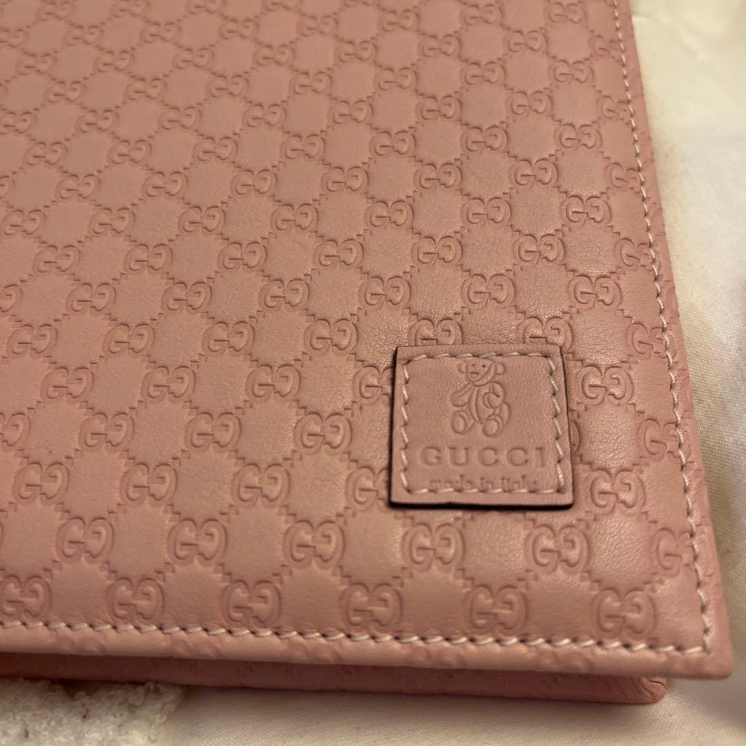 GUCCI ピンク GGパターン アルバム 29ページ