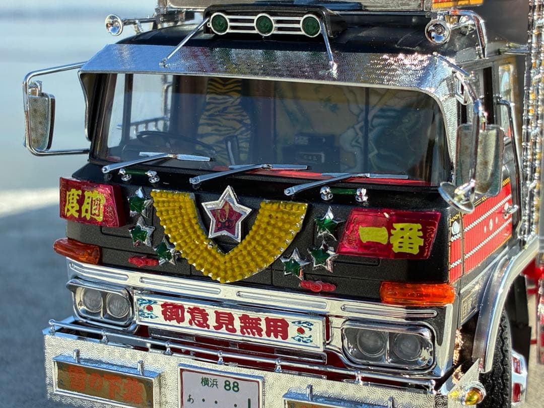 トラック野郎一番星男一匹桃次郎デコトラプラモデル