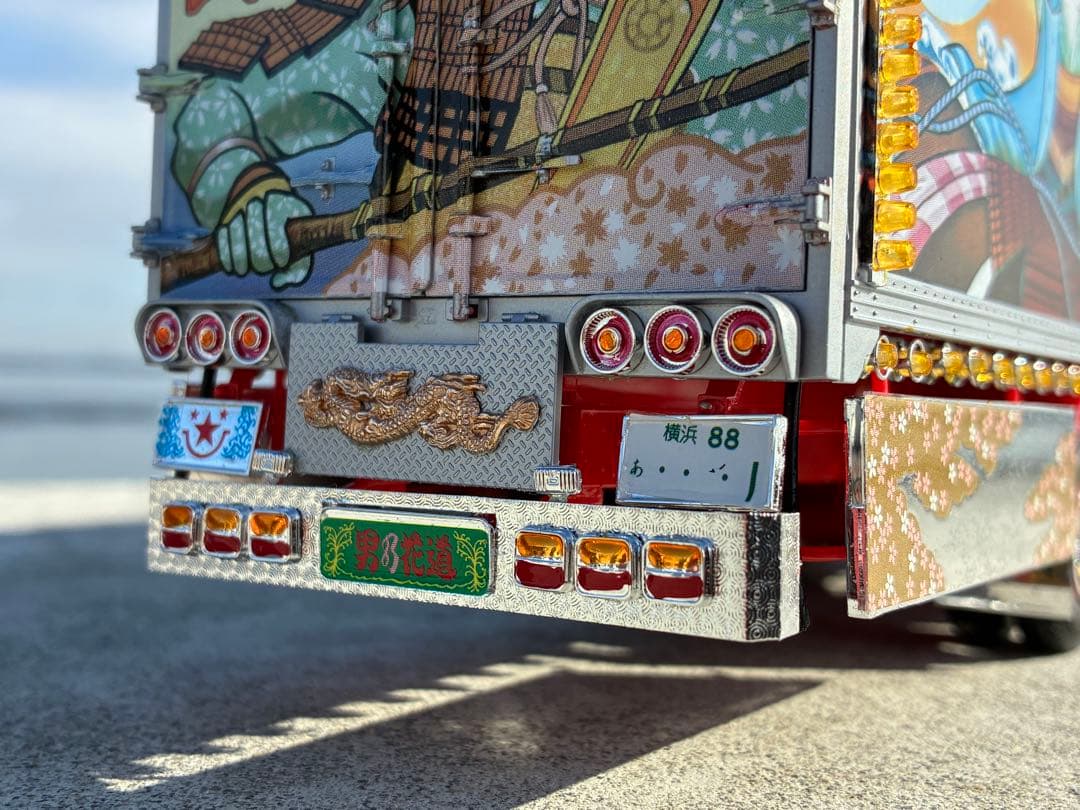 トラック野郎一番星男一匹桃次郎デコトラプラモデル