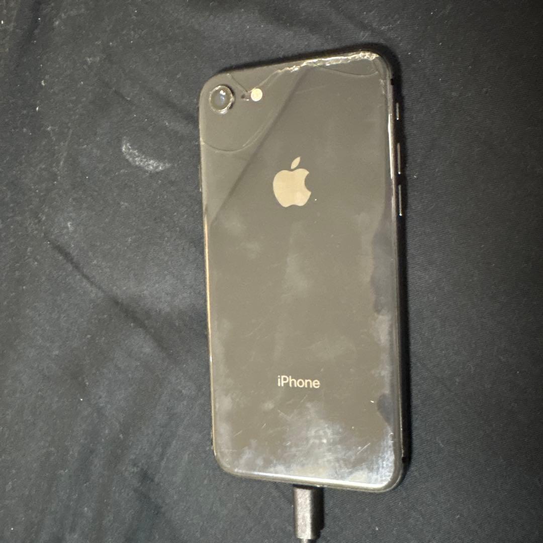 iPhone 8 ブラック 64GB 画面ひび割れ iPhone 8 ブラック 画面ひびあり