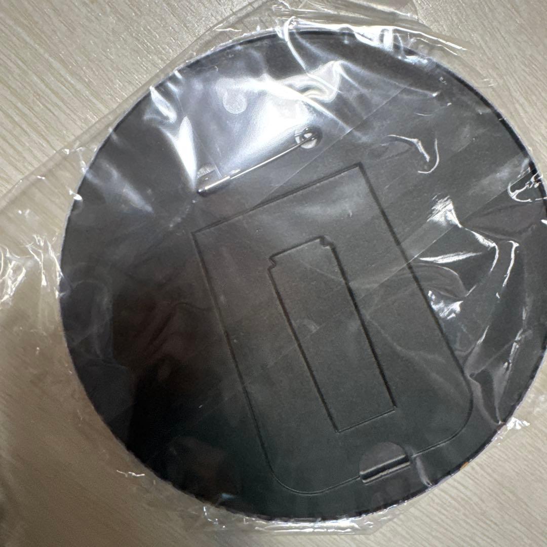 コナンプラザ 購入特典 BIG缶バッジ 怪盗キッド セット - メルカリ