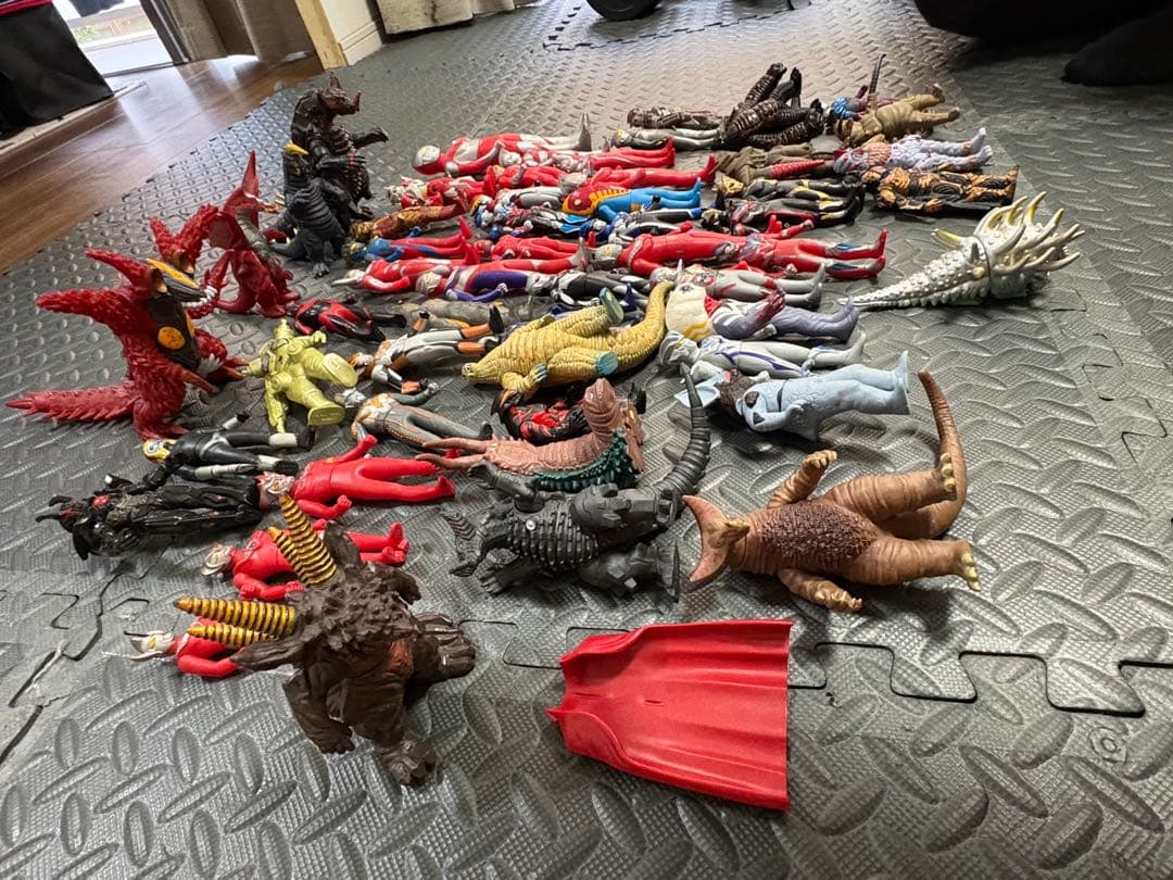 d*7様 ウルトラマンシリーズ 怪獣フィギュア 約50体 ムービー
