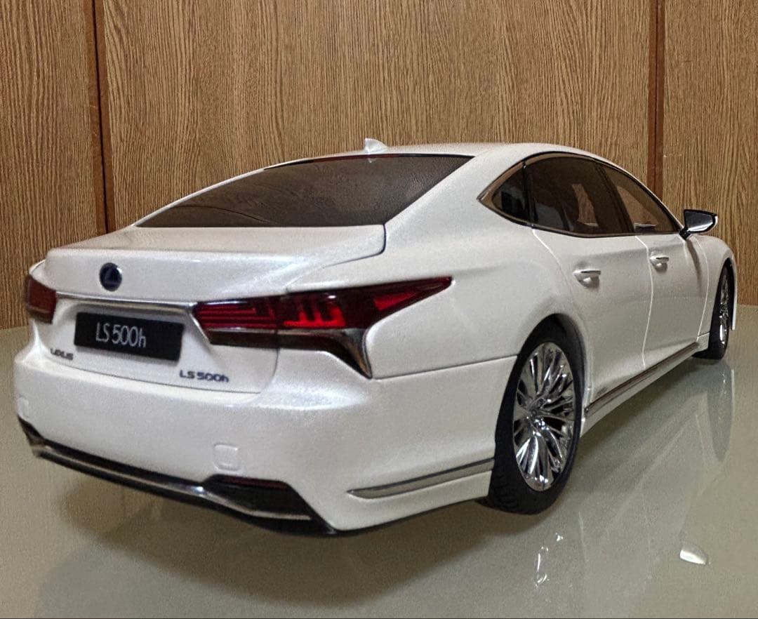 オートアート(AUTOart) 1/18 レクサス LS500h レア品