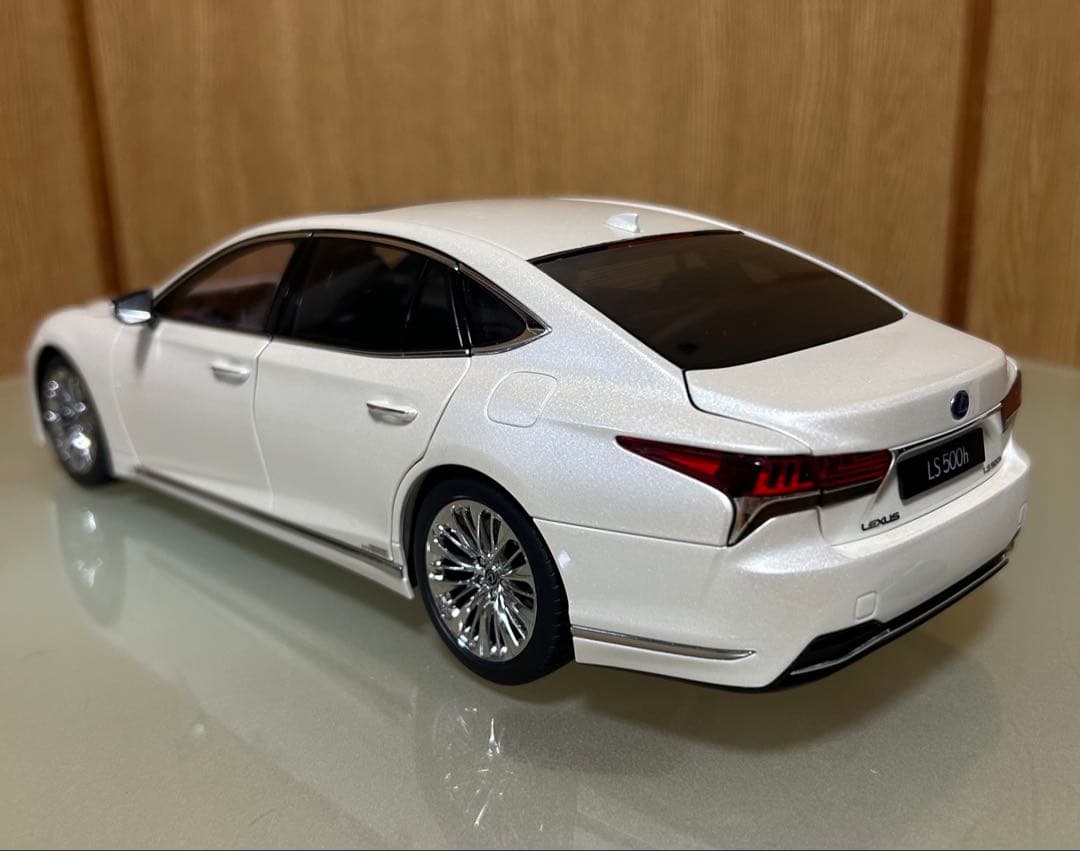 オートアート(AUTOart) 1/18 レクサス LS500h レア品