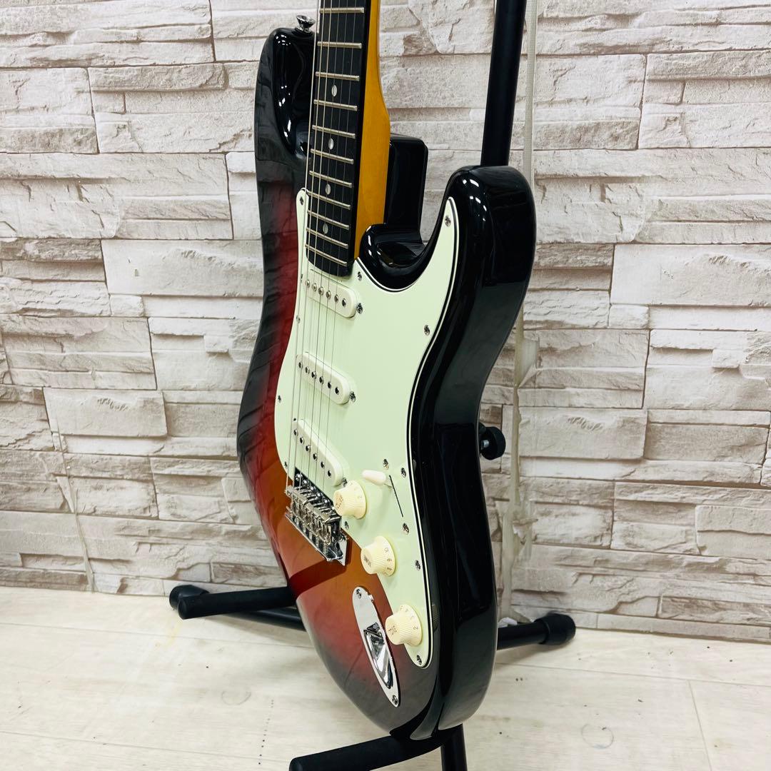 美品 Bacchus UNIVERSE SERIES ストラトタイプエレキギター