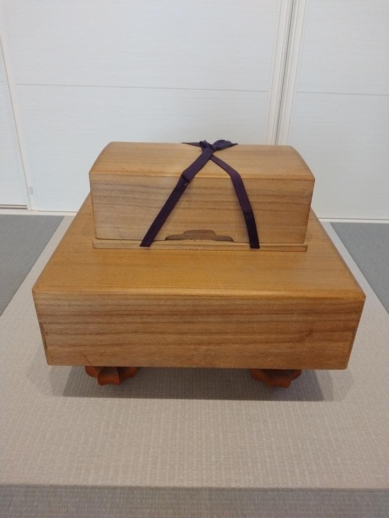 本榧足付碁盤 碁石 碁笥箱 碁盤用桐箱（値下げしました）