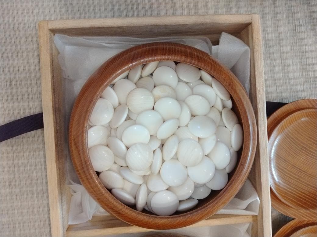 本榧足付碁盤 碁石 碁笥箱 碁盤用桐箱（値下げしました）