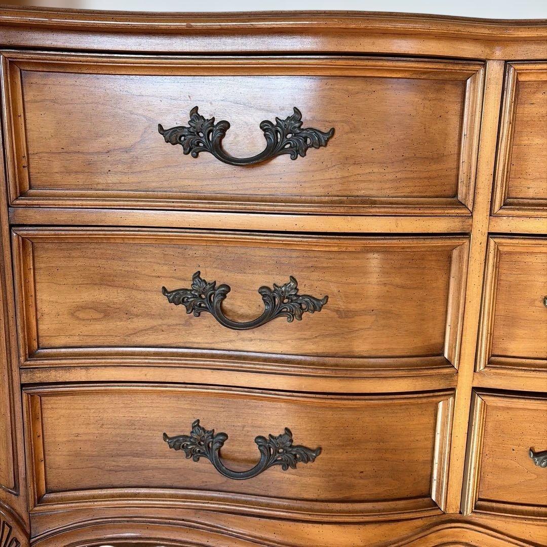 アメリカビンテージ ディキシー(Dixie) 猫脚サイドボード