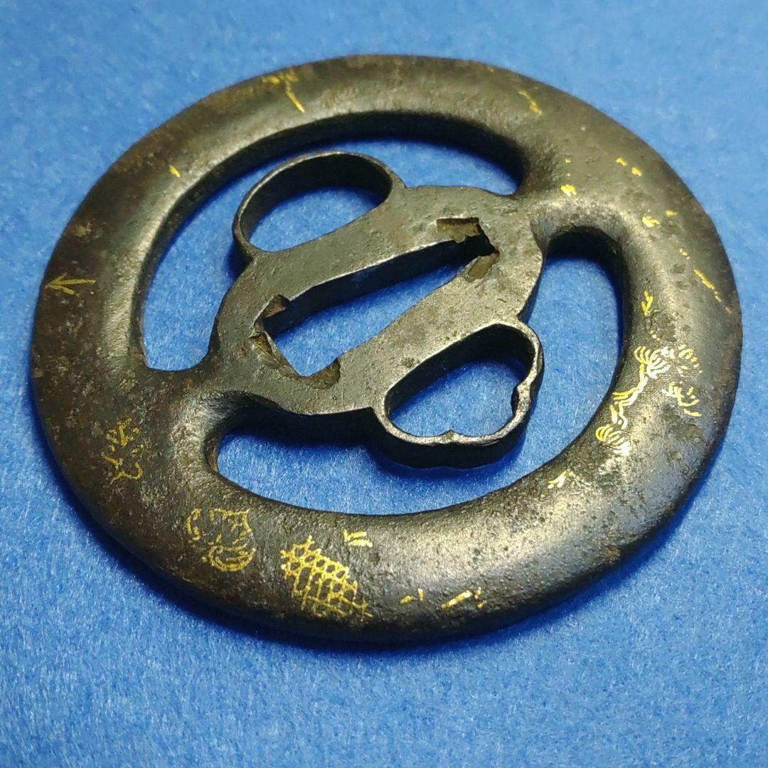 a.8 なまこ透し　大鐔　金象嵌　肥後　武蔵鐔