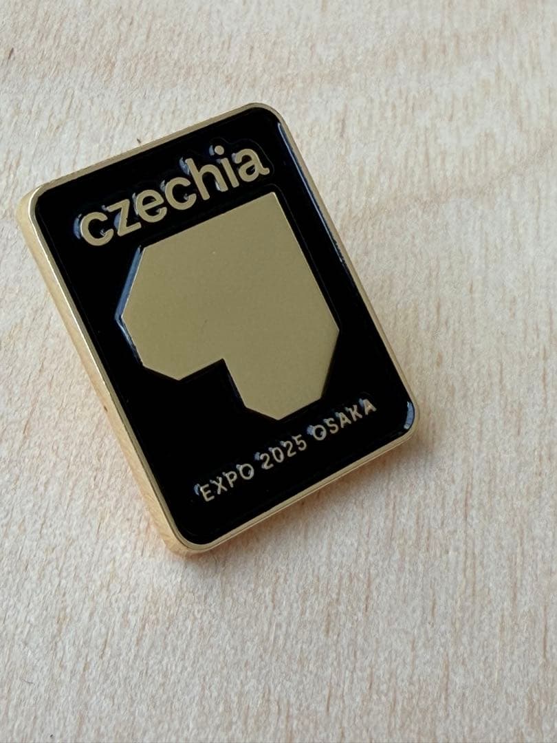 非売品 チェコ館 VIP専用ピンバッジ 万博 - メルカリ