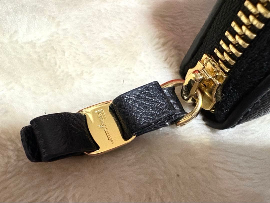 フェラガモ ヴァラリボン☆美品 2025.5月購入 お値下不可の最終価格⭕️