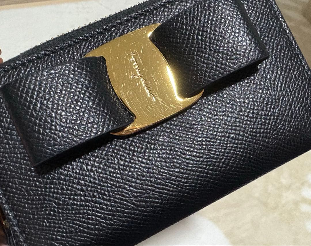 フェラガモ ヴァラリボン☆美品 2025.5月購入 お値下不可の最終価格⭕️