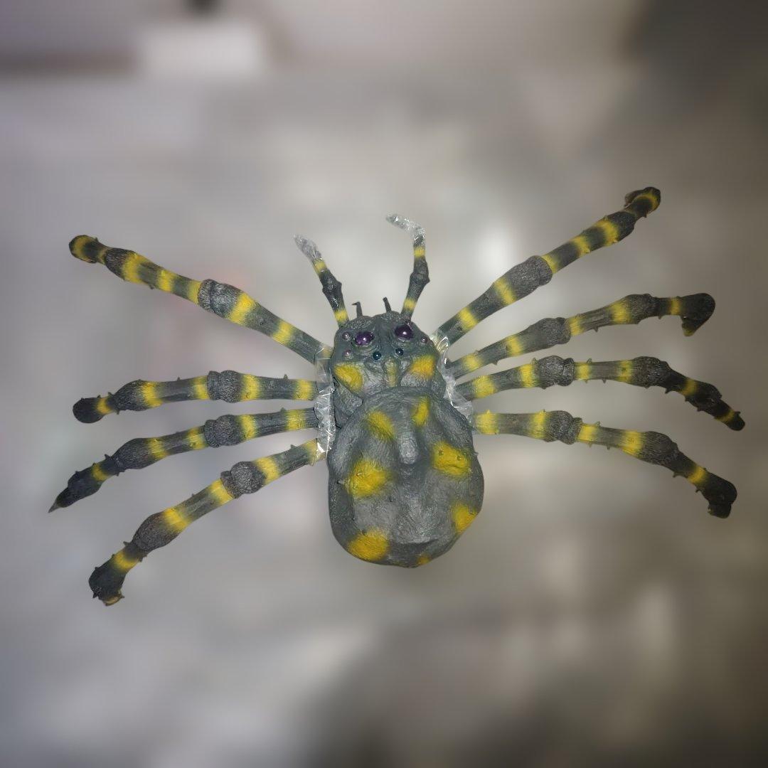 東宝大怪獣シリーズ　クモンガ　少年リック限定版　カマキラス台座付属　フィギュア