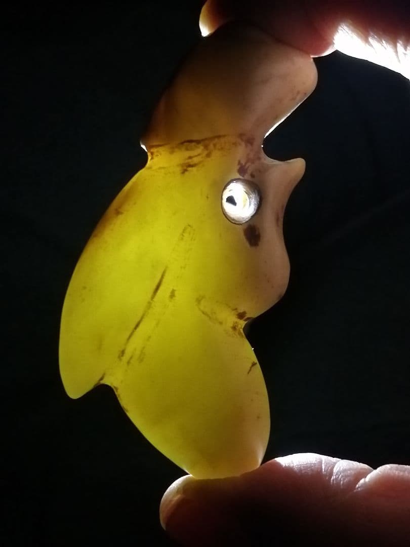 ★縄文期『糸魚川翡翠獣形勾玉』出土品　7.3cm　儀式勾玉　非常に珍しい勾玉です