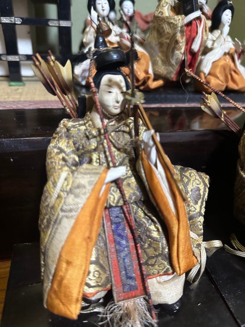 雛人形セット 伝統的な雛祭り　御殿付き お道具付き