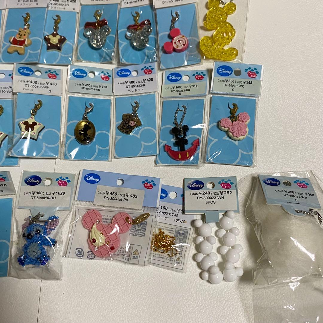【匿名メルカリ便】ディズニー　チャーム　パーツクラブ　大量
