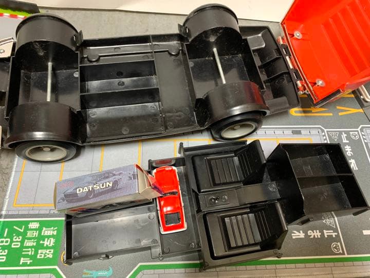 珍品　トミカ フェアレディZケース