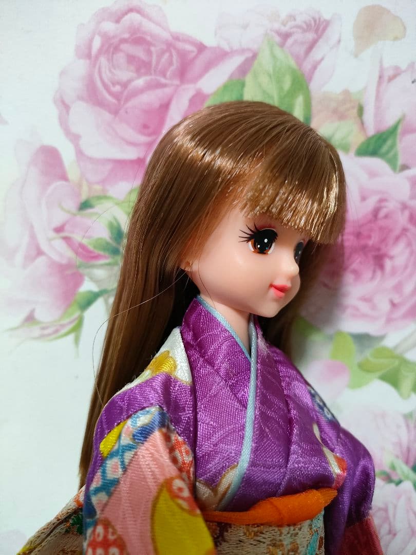 茶髪 赤いアイシャドウのジェニーちゃん 着物ジェニー？ リカちゃん
