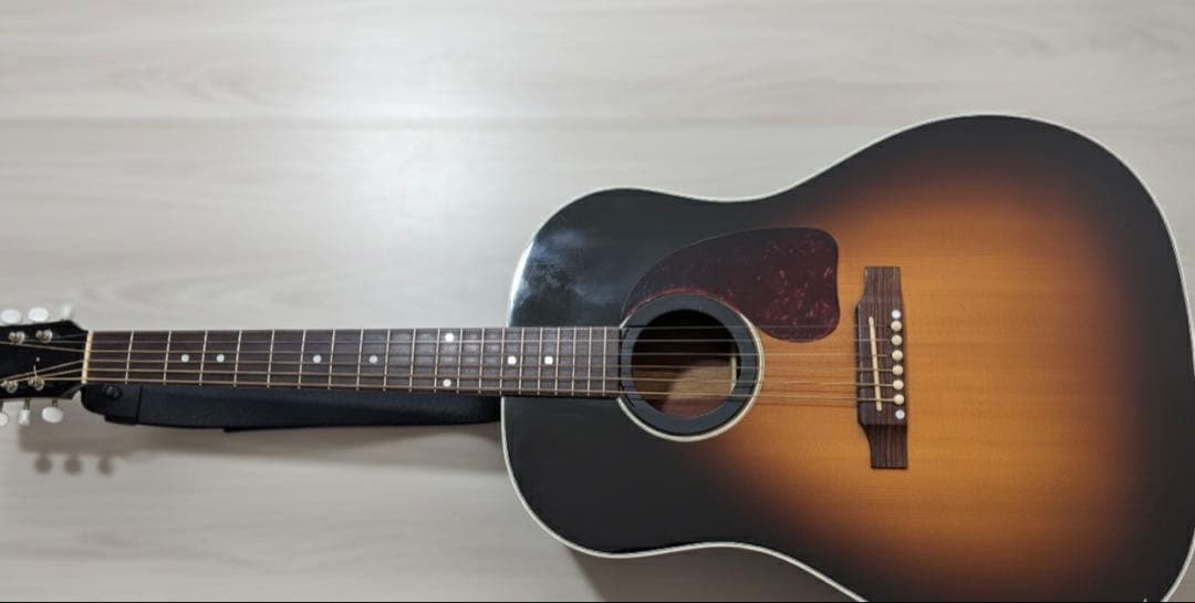 【美品】Gibson j-45 アコギ　ハードケース、サウンドホール付き Gibson J-45 アコースティックギター ハードケース付き Gibson J-45