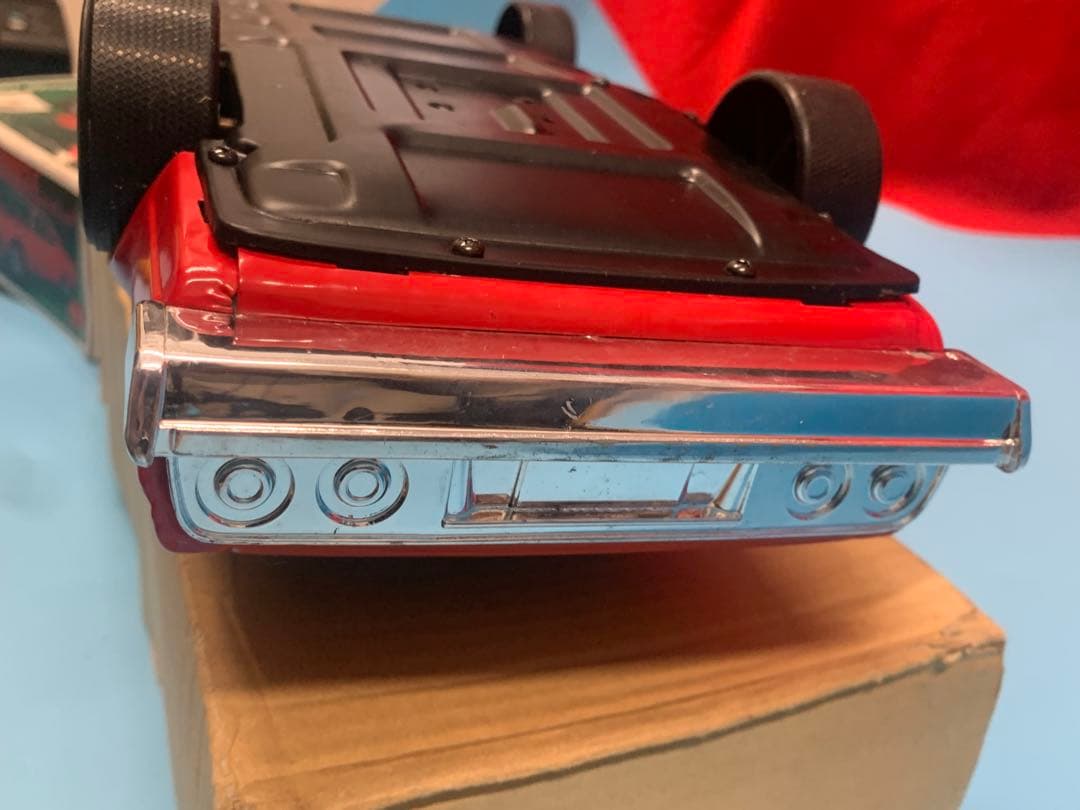 スカイライン 2000GT-E 赤 フリクション式