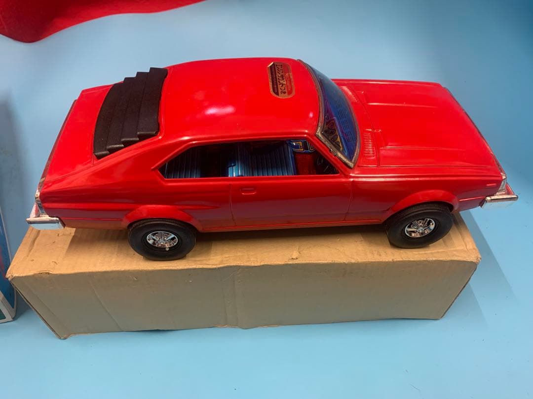 スカイライン 2000GT-E 赤 フリクション式