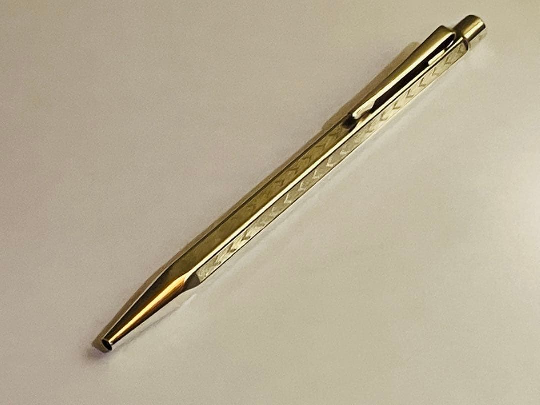 カランダッシュ　エクリドール　シルバー ケース付き　箱入り　ボールペン CARAN D'ACHE カランダッシュ ボールペン エクリドール コレクション