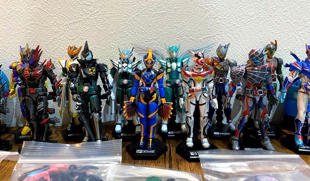 【仮面ライダー】装動 仮面ライダーリバイス セット