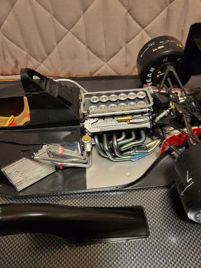 ロッソ 1/8スケール フェラーリ643 ミニチャンプス1/18 アイルトンセナ