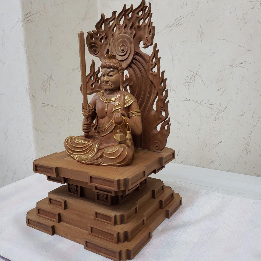 Bフライデー 魔除☆アフリカ白檀 不動明王座像4寸 眼入・瑟瑟座