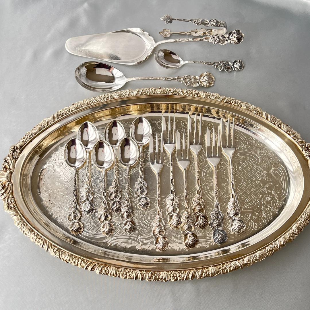 【Christoph Widmann】 ヒルデスハイムローズ 16本 薔薇