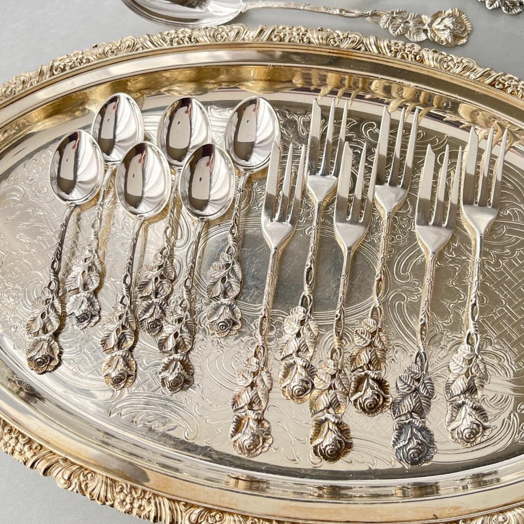 【Christoph Widmann】 ヒルデスハイムローズ 16本 薔薇