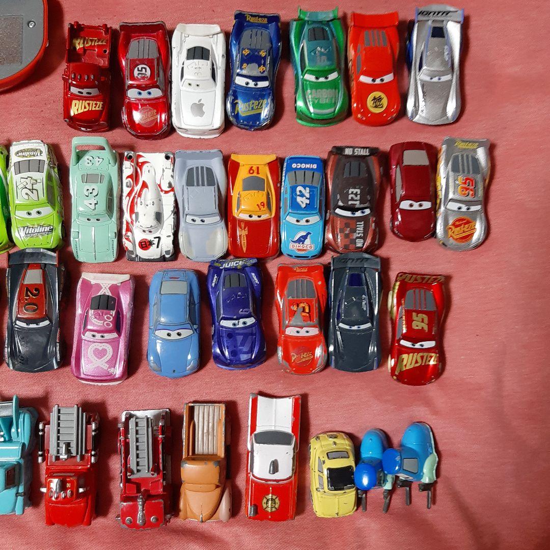 まとめ売り●トミカ　カーズミニカー&カーズトミカスピードウェイに変身マックィーン