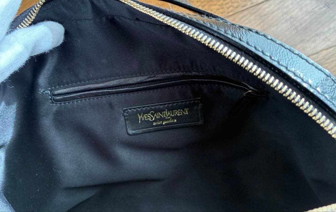 イヴ・サンローラン　ミューズ　ハンドバッグ　パテントレザー　黒