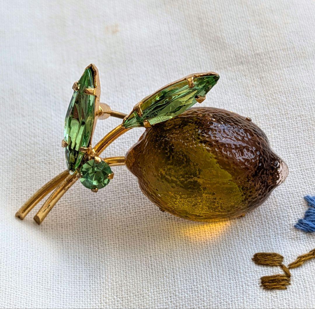 訳あり】AUSTRIA製 フルーツガラス レモン ブローチ ヴィンテージ