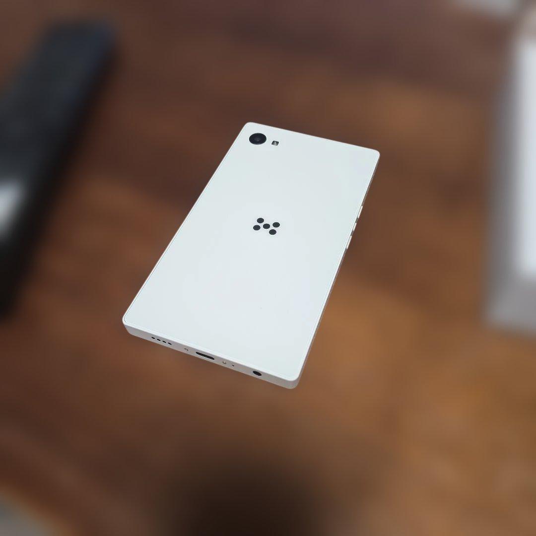 る*ん様 値下げ入札可 美品 Minimal Phone ホワイト QWERTY